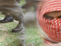 Buzdolabının içinden terörist çıktı!