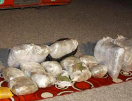 Van'a yardım TIR'ından çıkanlar şok etti