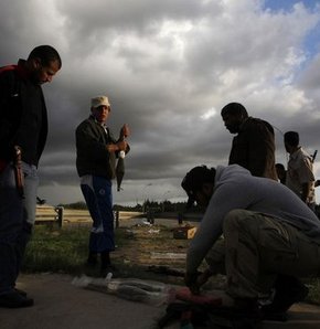 Kaddafi gitti, kavga bitmedi