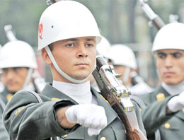 Bedelli askerlikte yaş ve para netleşti