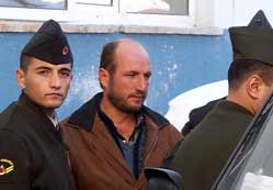 Kazayla arkadaşını vurdu