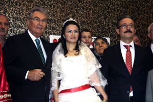 Deniz Baykal nikah şahidi oldu