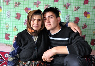 Şehit annesinden duygulandıran davranış