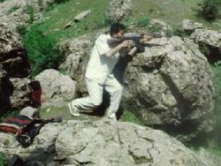 Öcalan'ın kalaşnikoflu avukatı