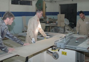 Üniversite atölyeleri fabrika gibi çalışıyor