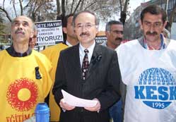 Kavgalara öğretmenler el koydu