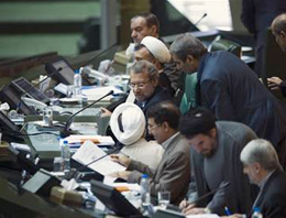 İran İngiltere'yi kapı dışarı etti!