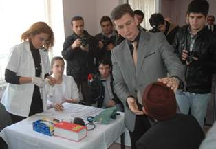Depremzedelere sağlık hizmeti