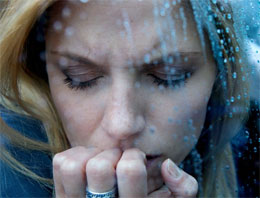 Sinir ve stres elleri titretiyor