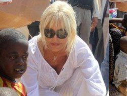 Somali'de doğan bebeğe Ajda ismini verdiler