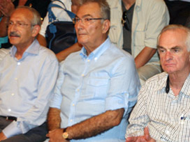 Muhaliflerini "not" ettiriyor!
