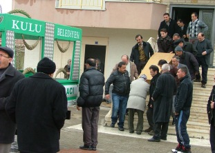 Taziye ziyaretine gittiği evde öldü