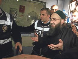 Akit yazarından Cübbeli'ye kaset sorusu