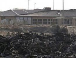 İlkokulun üzerine uçak düştü