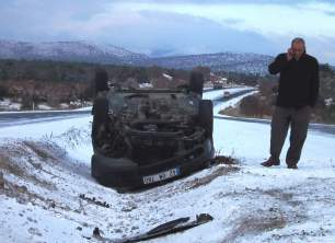 Takla attı, burnu bile kanamadı