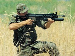 Askerlik süresi 12 aya iniyor