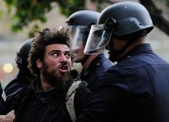 55 Wall Street göstericisi tutuklandı