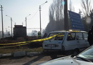 Otomobil TIR'la çarpıştı: 1 ölü, 1 yaralı