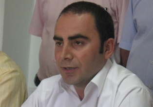 Maliye Bakanı kamuoyunu yanıltıyor