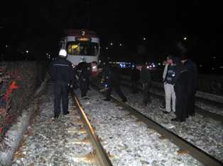 Tramvay liseli gence çarptı