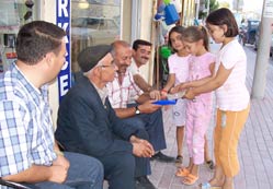 Filistinli çocuklara yardım