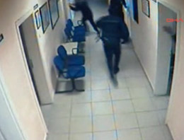 Polis memuru amirini silahla kovaladı