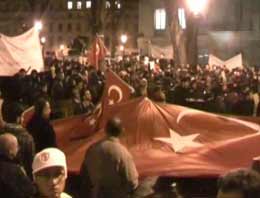 Fransa'daki Türkler ayakta