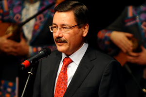 Melih Gökçek dediğini yaptı
