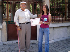 Hocadan ziyaretçilere sertifika