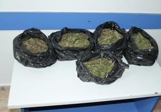 2 kilo 320 gram esrar ele geçirildi