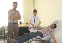 Kızılay kan toplamaya devam ediyor