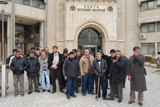 Konya'da simitçiler belediyeye yürüdü