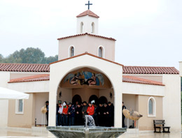 Cemaat kilisede namaz kıldı