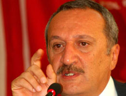 Savci Ağar'ı terörist ilan etti