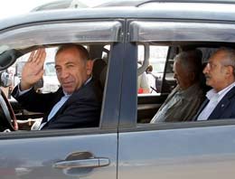 CHP konvoyuna TIR çarptı