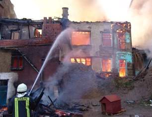 Akşehir itfaiyesi 476 yangına müdahale etti