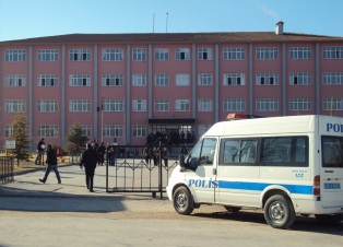 Öğrencilerin kavgası kanlı bitti!