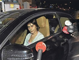 Yıldız Tilbe muhabirleri ezecekti