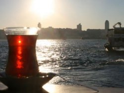 Çayın 8 bardaktan fazlası zarar