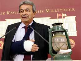 Kamer Genç kolunu kırdı