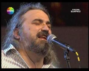 Bateristi evinde ölü bulundu