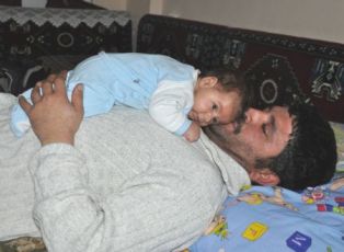 Çocuklarının acısını "Ozan" bebek hafifletecek