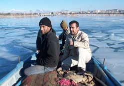 Beyşehir Gölü'nde buz kırma