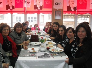 CHP’li kadınlar kahvaltıda bir araya geldi