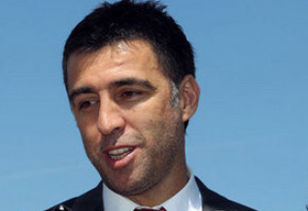 Hakan Şükür'den Demirören'e gönderme!