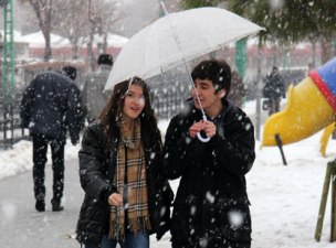 Konya'ya kar yeniden geldi!