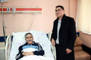 Şair ve Yazar Abdurrahim Karakoç taburcu oldu