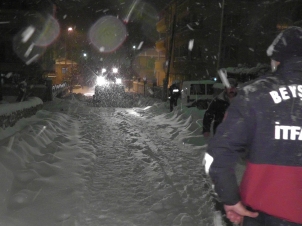 İş makineleri yol açtı, itfaiye söndürdü