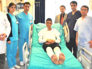 Yanan bacaklarına, kollarından deri nakli yapıldı