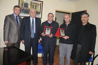 Örnek minübüs şöferlerine plaket